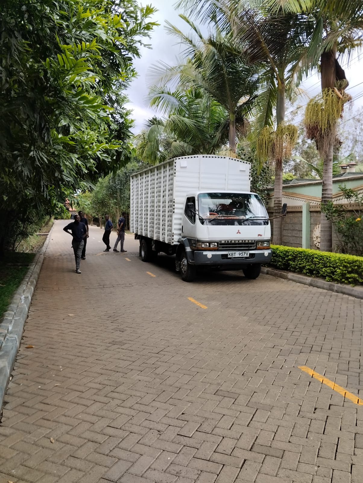 How to Safely Move Large and Heavy Items